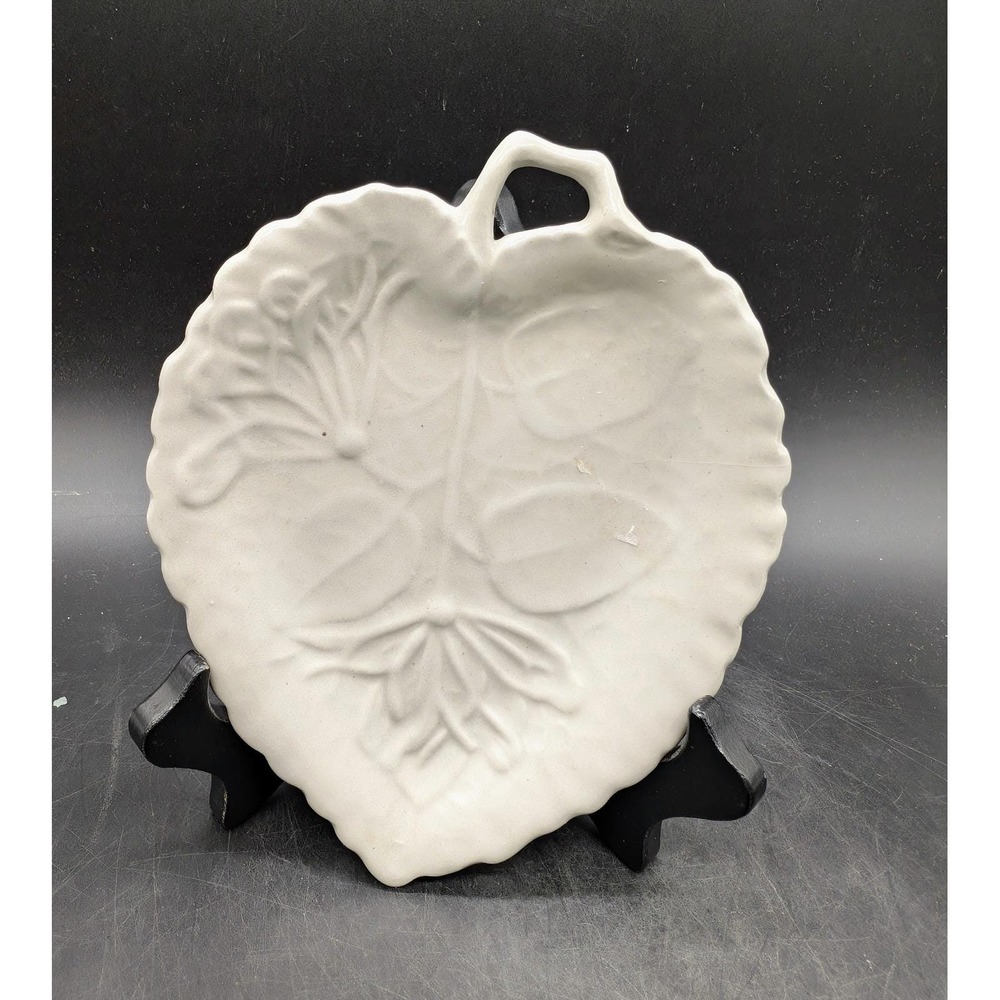 Vintage Williamsburg Restoration White Ceramic Leaf Dish Floral Embossed 7"